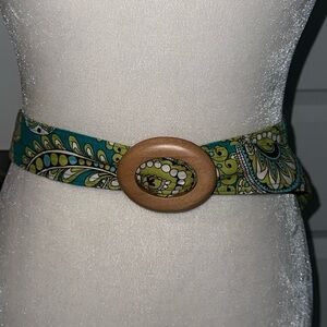 Vera Bradley reversible belt with wood oval buckle. Size OS